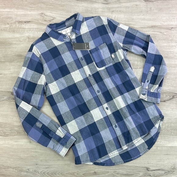 🔹Quicksilver- Long sleeve flannel  button-down shirt - Picture 1 of 6